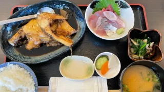 三崎港涌魚 カワハギの煮付け